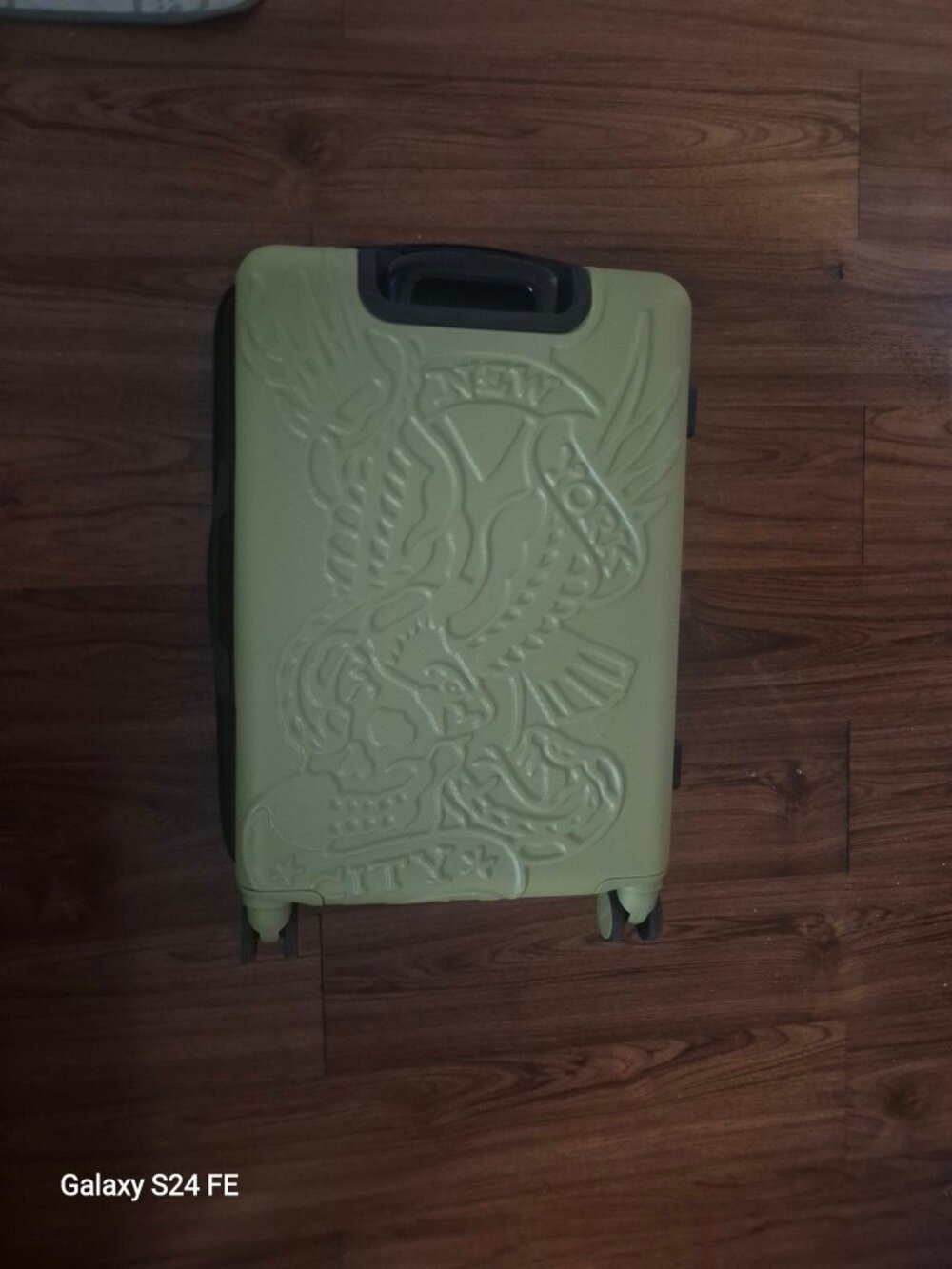 Ed Hardy Hard-Shell Rolling Suitcase - Picture 5 of 6